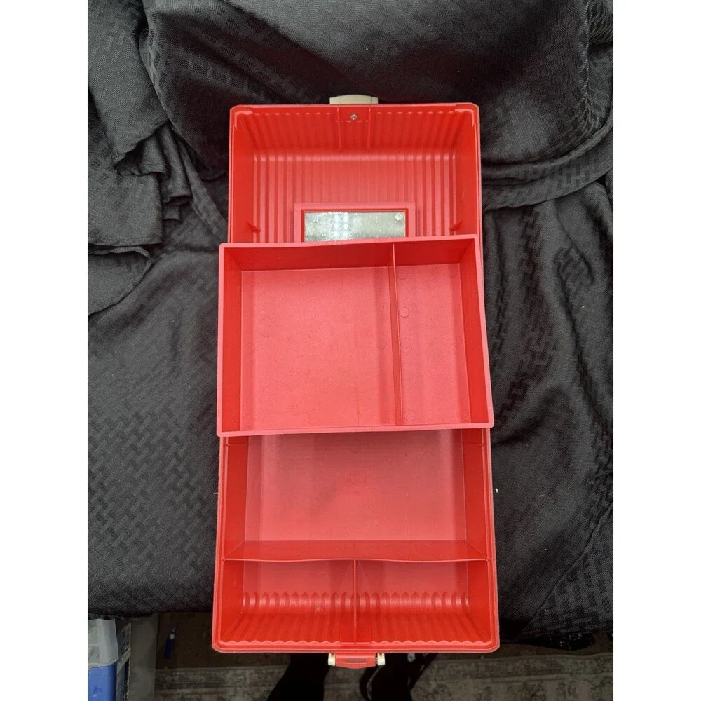 Vintage Sassaby Makeup Case model 101 Swivel Tray Cosmetic Storage